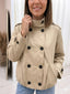 Trench corto pliegues