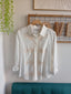 Camisa flores bordadas